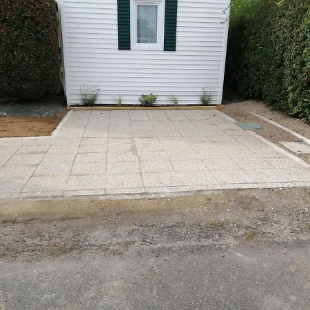 Mobil Dans Parc Residentiel Loisirs Camping *